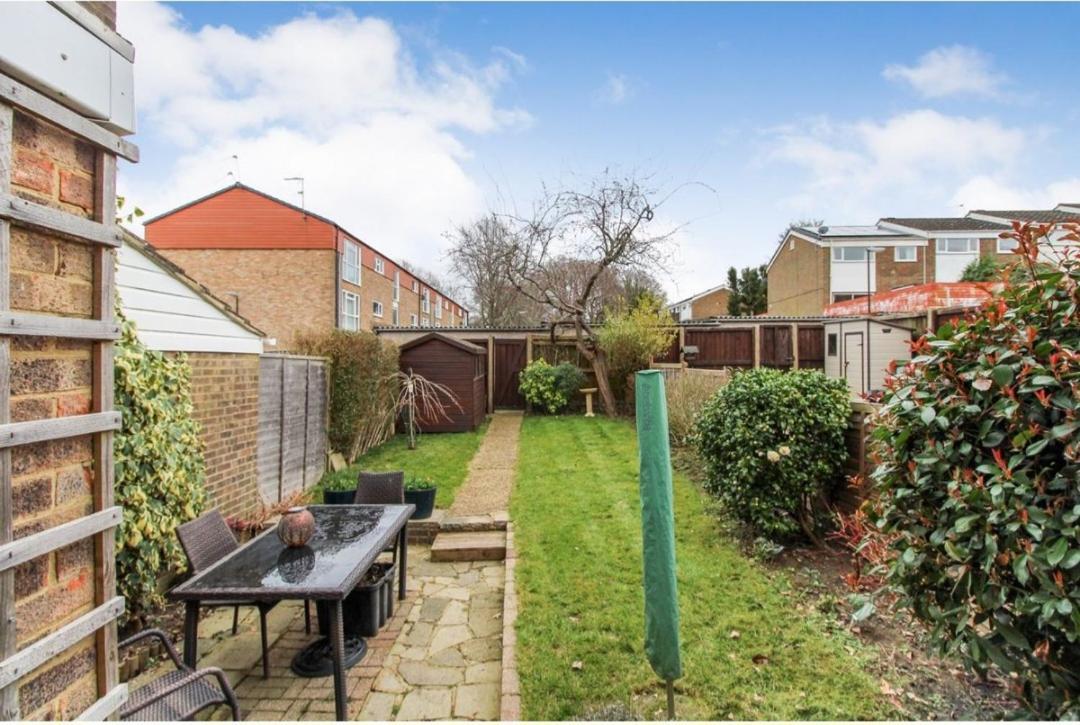 Double Room In Crawley,Gatwick,West Sussex Ifield Ngoại thất bức ảnh